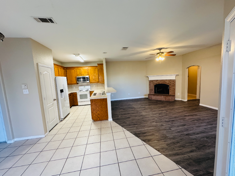 5705 Swords Dr - Photo 3 of 20