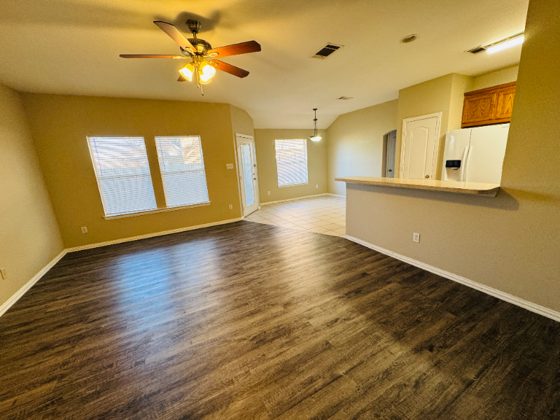 5705 Swords Dr - Photo 6 of 20