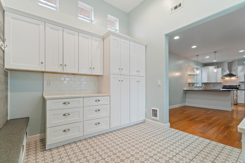 2843 Knight St - Photo 7 of 20