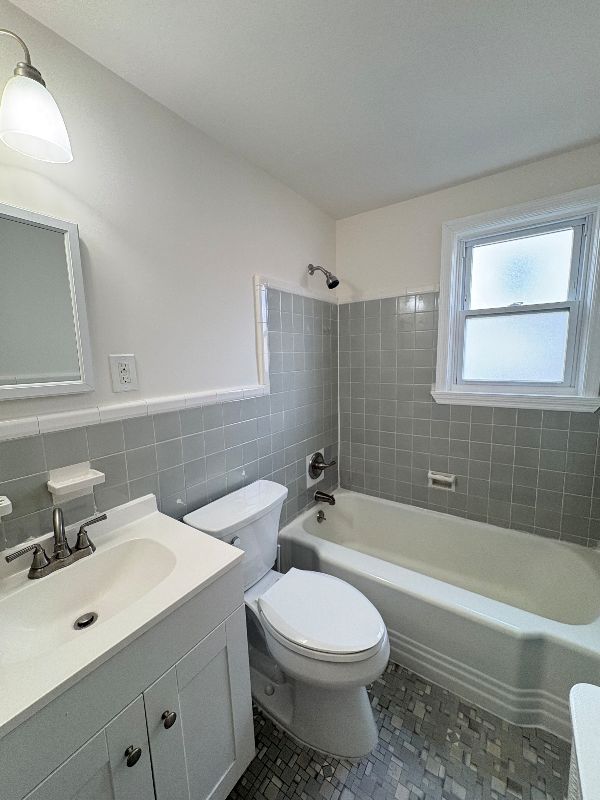 34 E 7th St #2FL - Photo 7 of 9