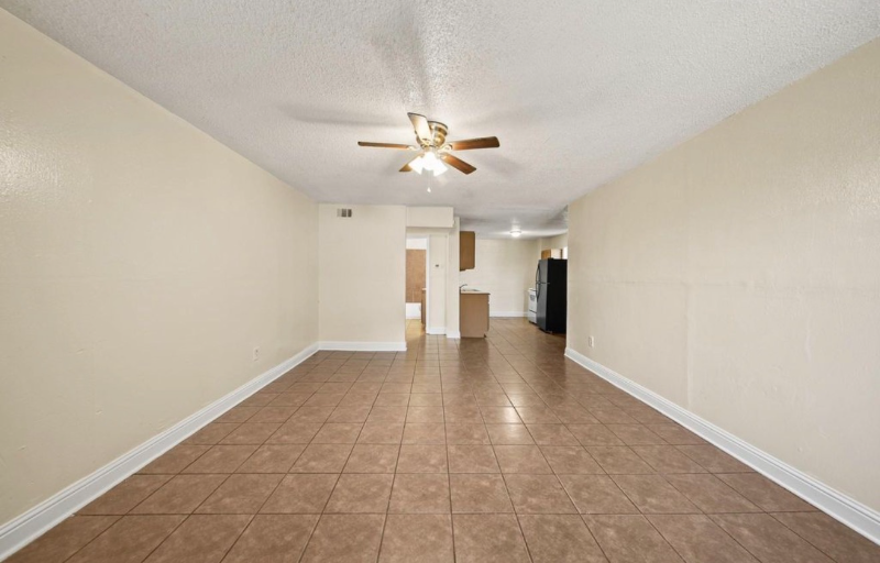 3418 Sealy St #3 - Photo 3 of 6