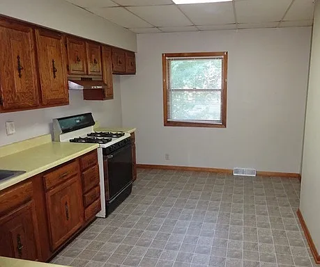 903 44th St #1 - Photo 2 of 8