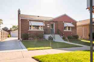 3233 S 60th Ct - Photo 1 of 1