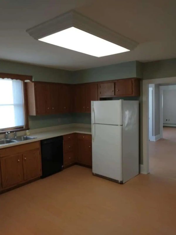 421 N 2nd St - Photo 2 of 5