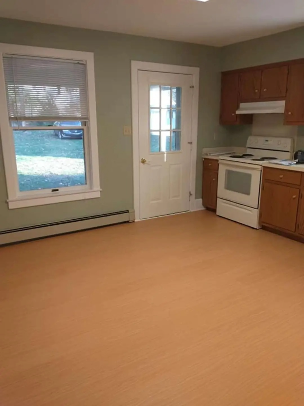 421 N 2nd St - Photo 5 of 5