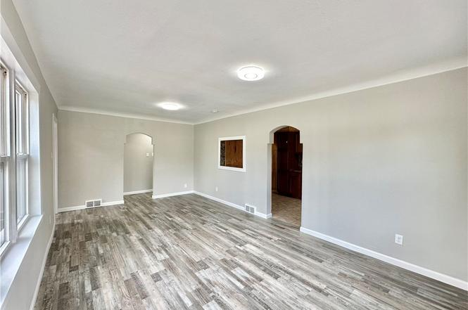 2303 Maple St - Photo 6 of 18