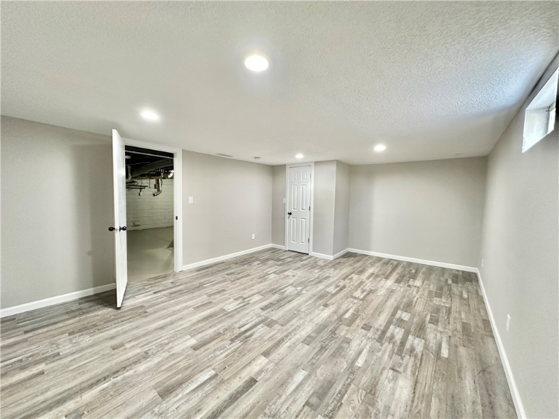 2303 Maple St - Photo 7 of 18