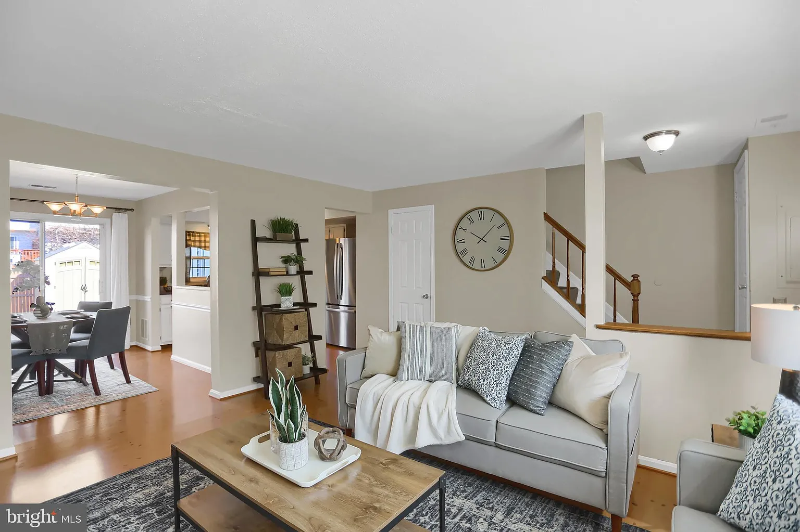 5737 Sunset View Ln - Photo 2 of 15