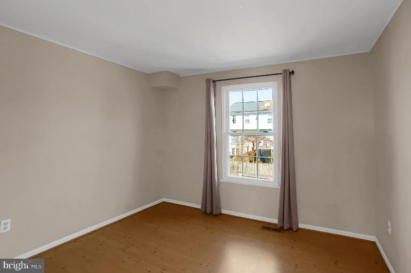 5737 Sunset View Ln - Photo 7 of 15