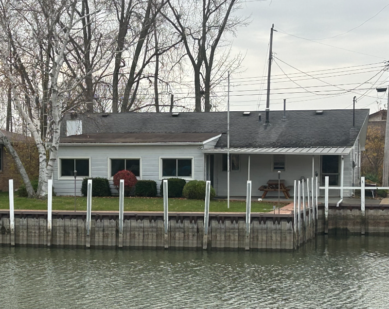 5693 E Eagle Dr - Photo 3 of 4