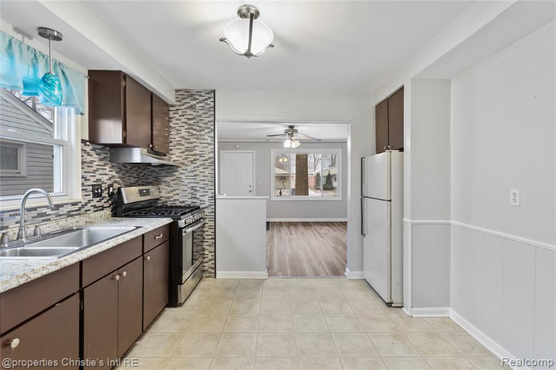 6027 Wilmer St - Photo 7 of 17