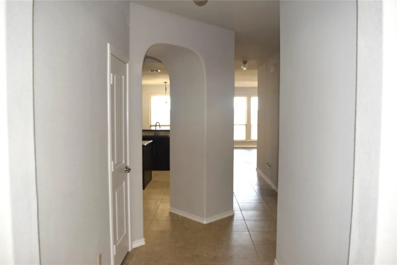 9505 Cypress Lake Dr - Photo 3 of 19