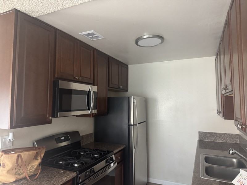 986 5th Ave - Photo 5 of 15