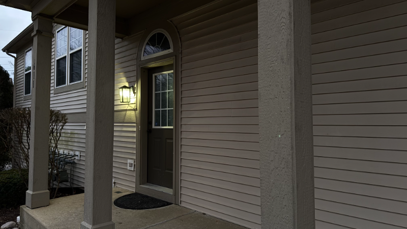 611 Conservatory Ln - Photo 5 of 16