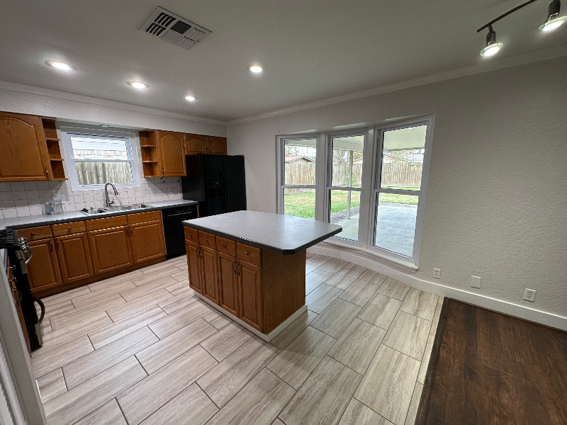 7934 Grandridge Dr - Photo 4 of 13