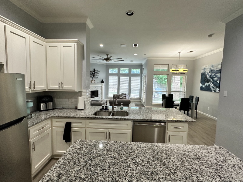 2506 Spring Hill Ln - Photo 2 of 15