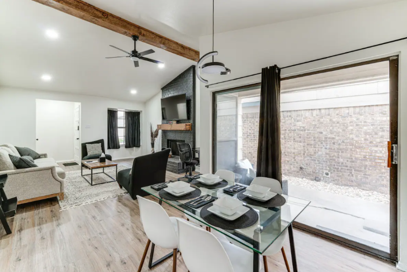 2912 Pegasus Dr - Photo 5 of 20