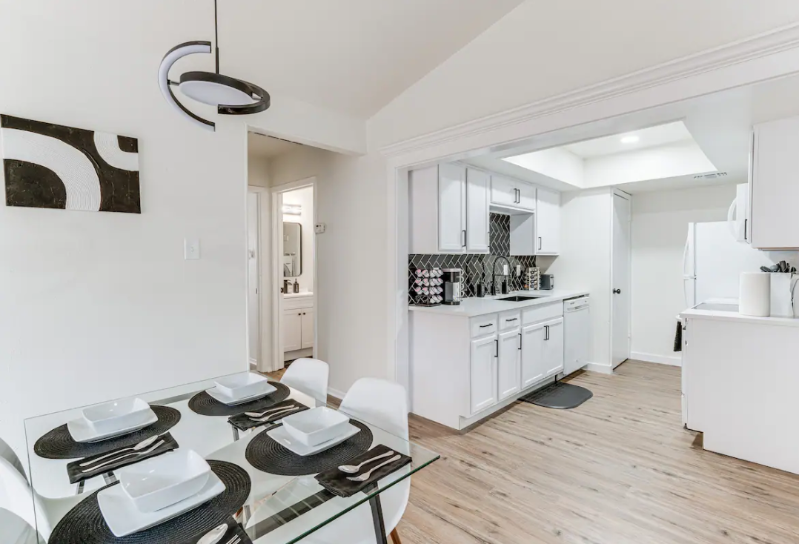 2912 Pegasus Dr - Photo 6 of 20