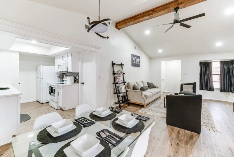 2912 Pegasus Dr - Photo 7 of 20