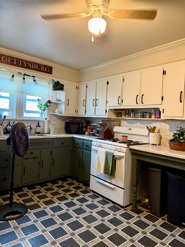 50 York St #4 - Photo 2 of 10