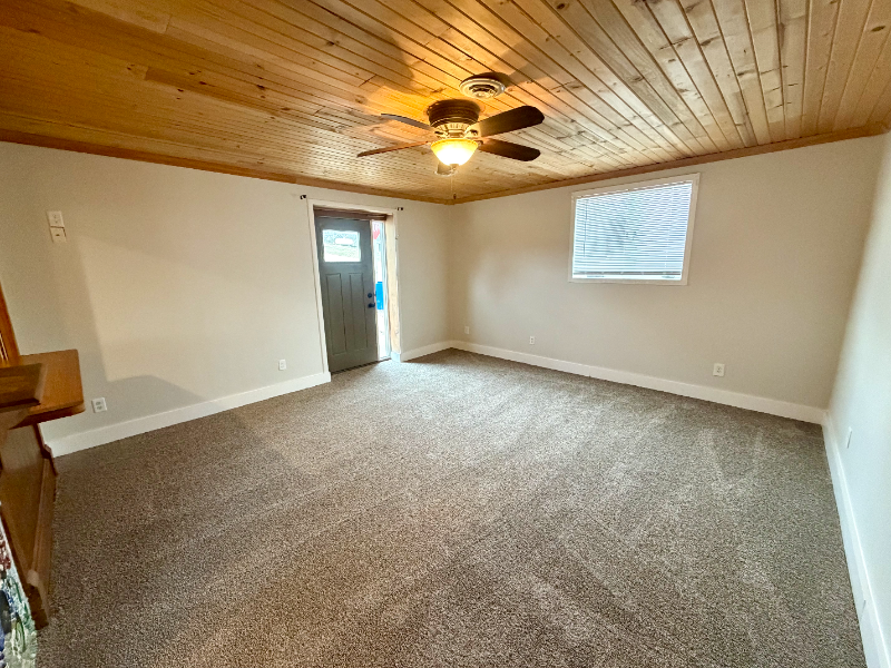 401 3rd St - Photo 4 of 18