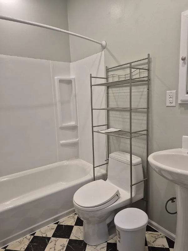 2916 Hoyt Ave #2 - Photo 6 of 8