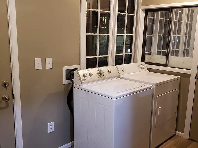 2916 Hoyt Ave #2 - Photo 7 of 8