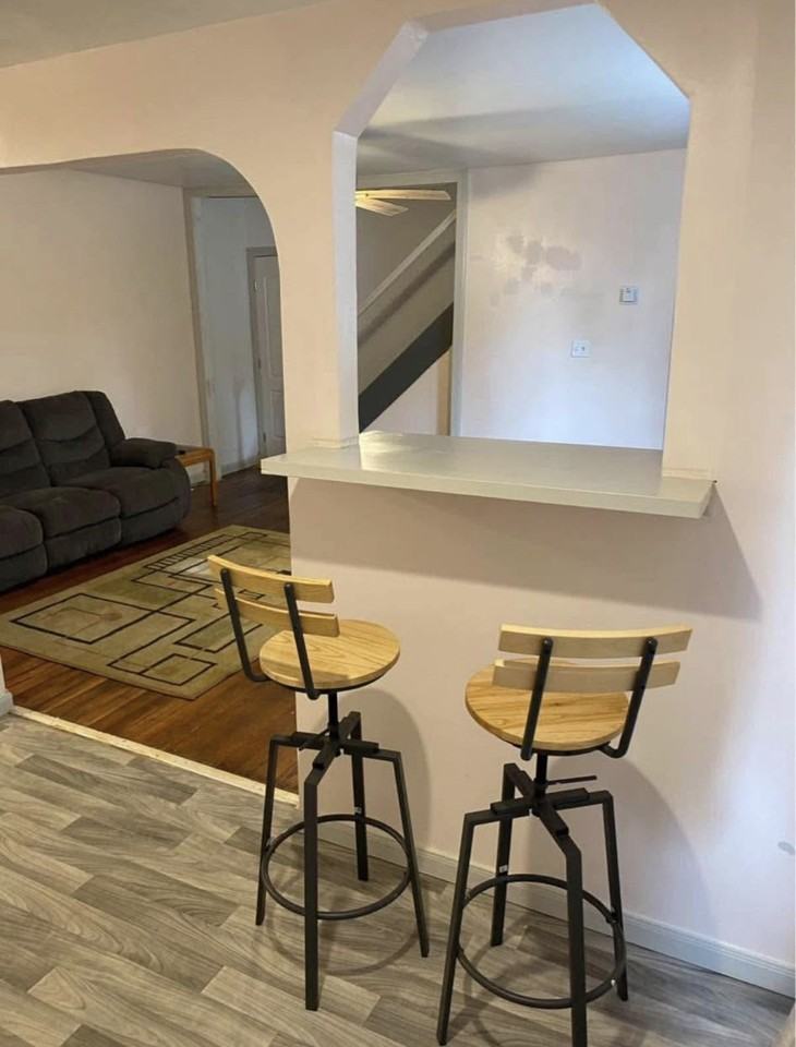 711 Fourth St - Photo 3 of 8