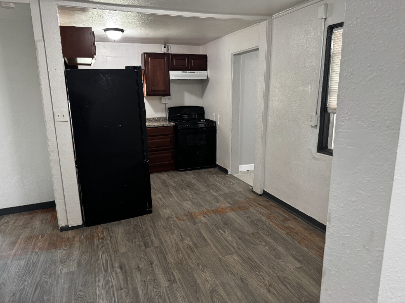 16828 E St - Photo 7 of 12