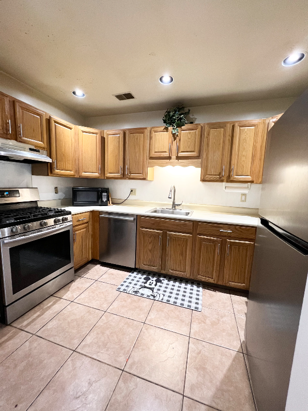 85 Grieco Dr #2 - Photo 7 of 10