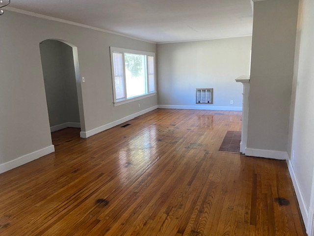 1810 Jordan Ave - Photo 4 of 8