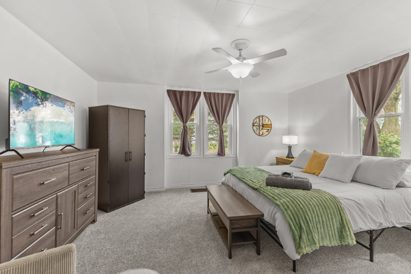 131 W Noble St - Photo 3 of 20