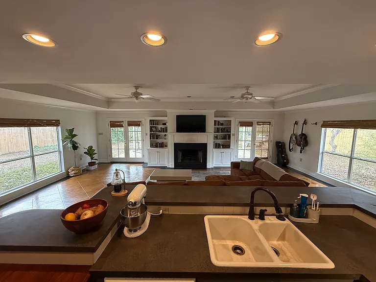 9446 High Point Rd - Photo 2 of 10