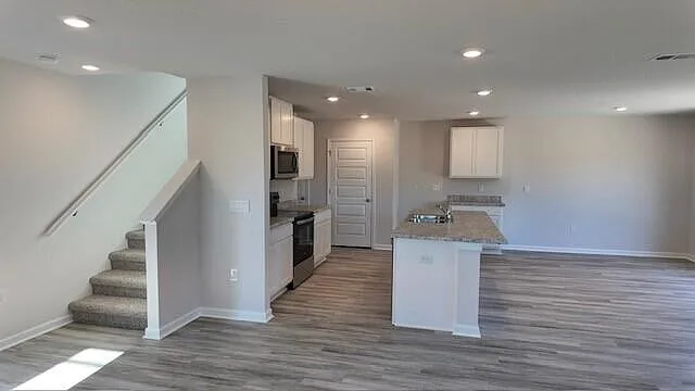 6553 Burleson Blvd - Photo 6 of 20