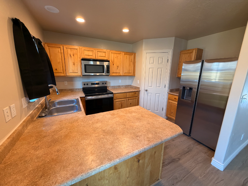 1987 N Churchill Rd - Photo 4 of 16