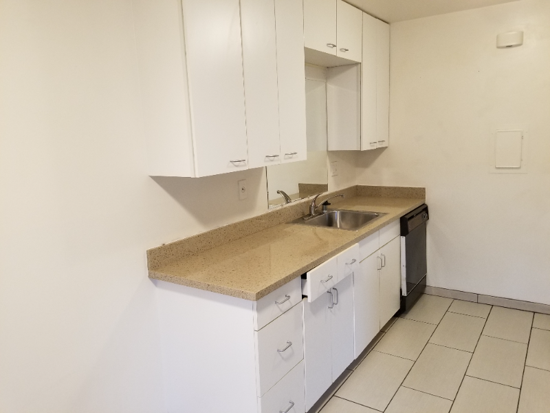 2288 Latham St #7 - Photo 4 of 5