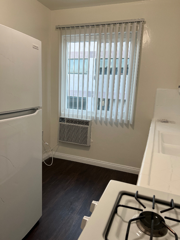 214 W Maple St #23 - Photo 5 of 7