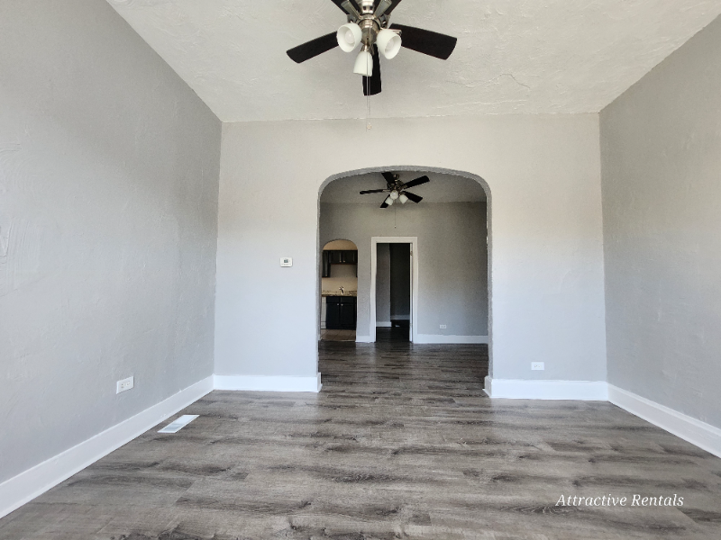 7321 S Kenwood Ave #1 - Photo 3 of 18