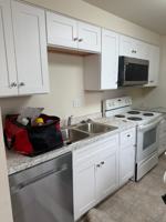featured image of 1029 E Walnut St #1