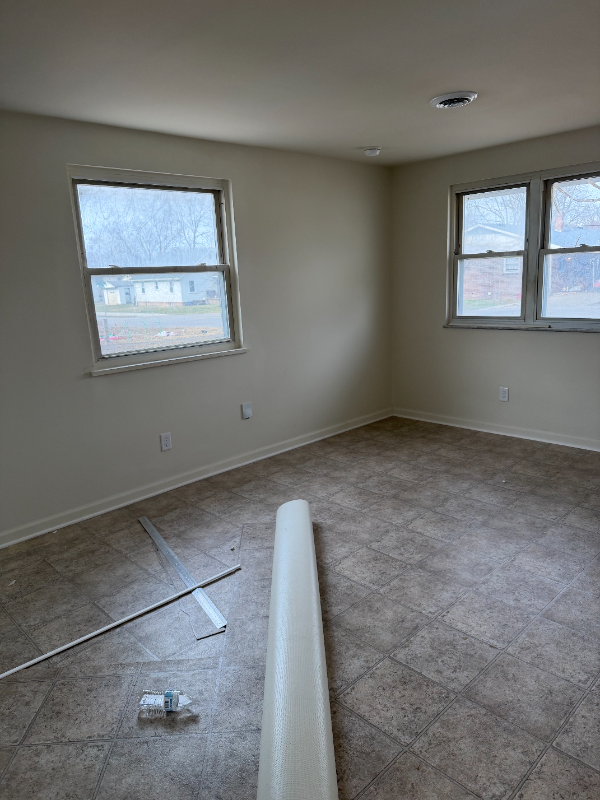 1029 E Walnut St #1 - Photo 4 of 5