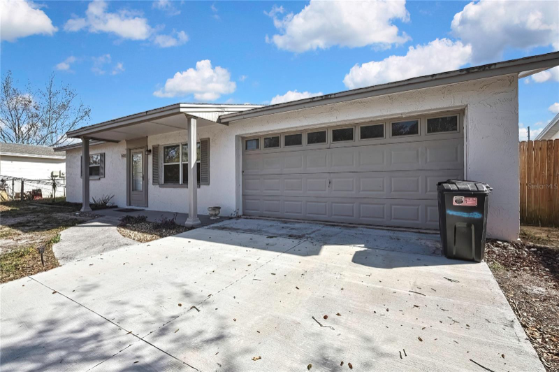 9608 Richwood Ln - Photo 2 of 20