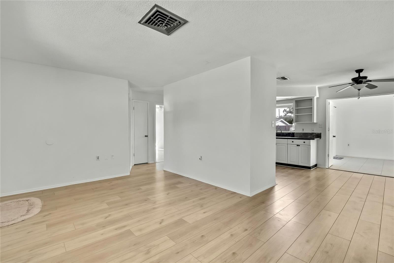 9608 Richwood Ln - Photo 3 of 20