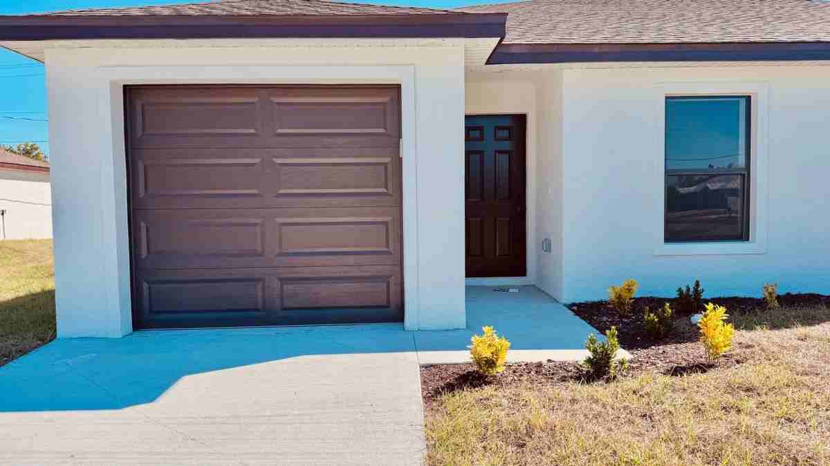 258 Organ St - Photo 2 of 10