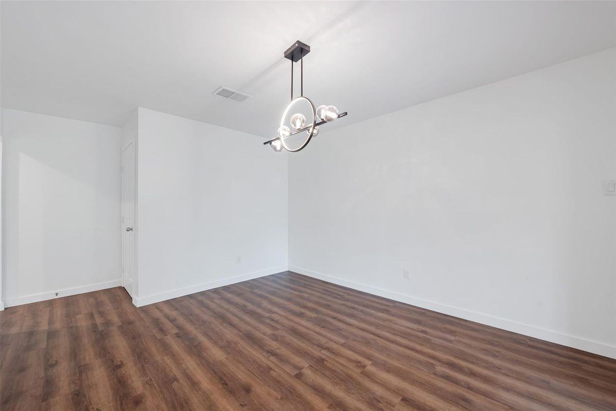 11703 N Perry Ave - Photo 6 of 32