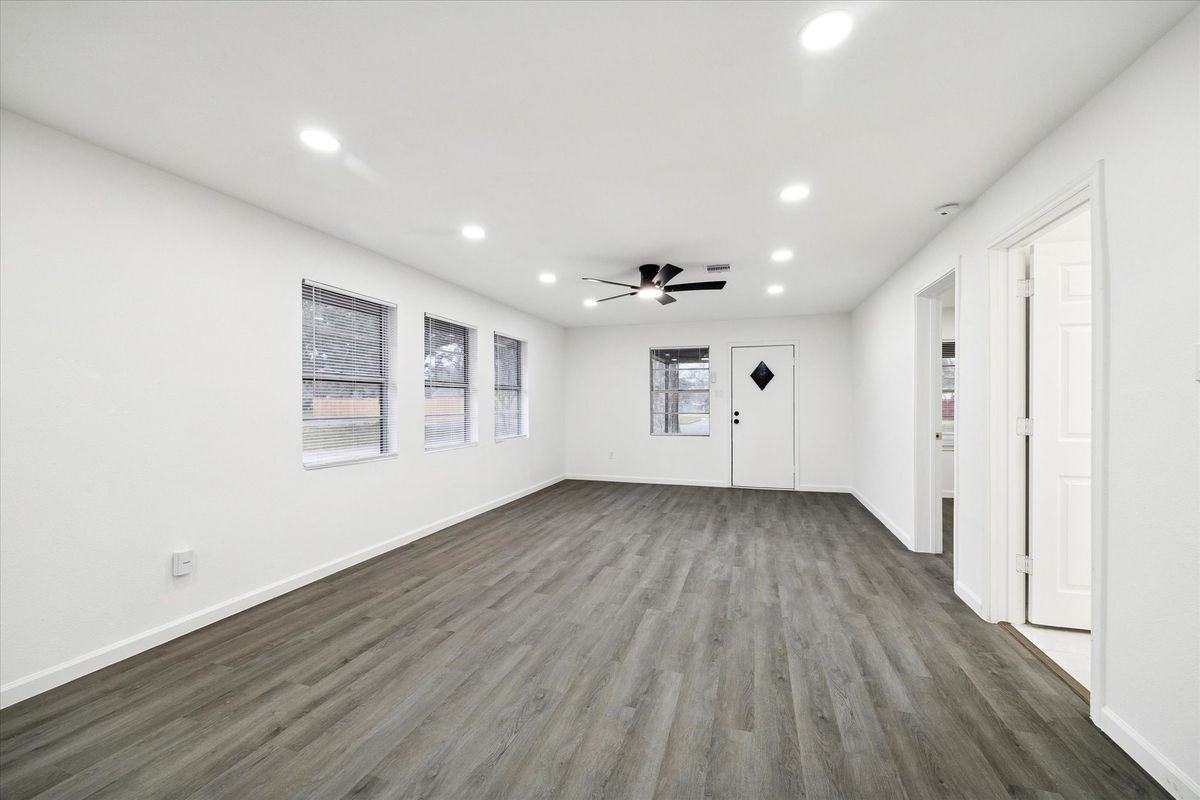 1500 Harvard St - Photo 3 of 17