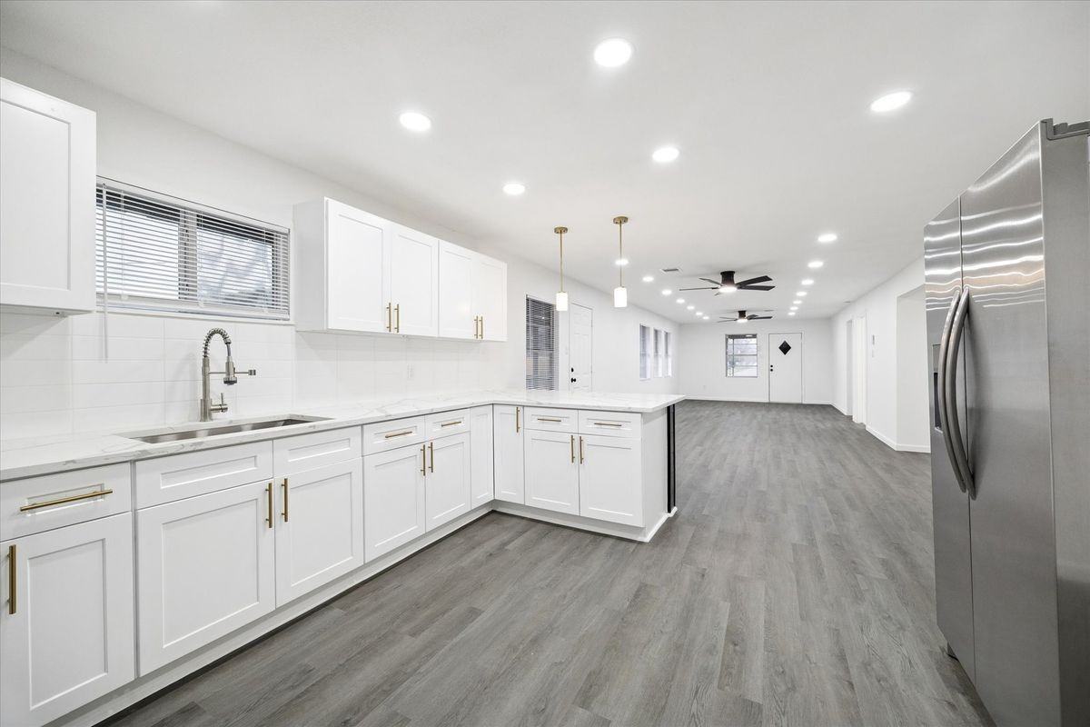 1500 Harvard St - Photo 7 of 17