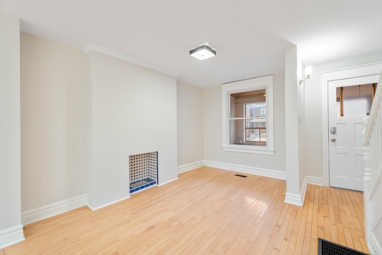 1132 A Dovercourt Road - Photo 4 of 31