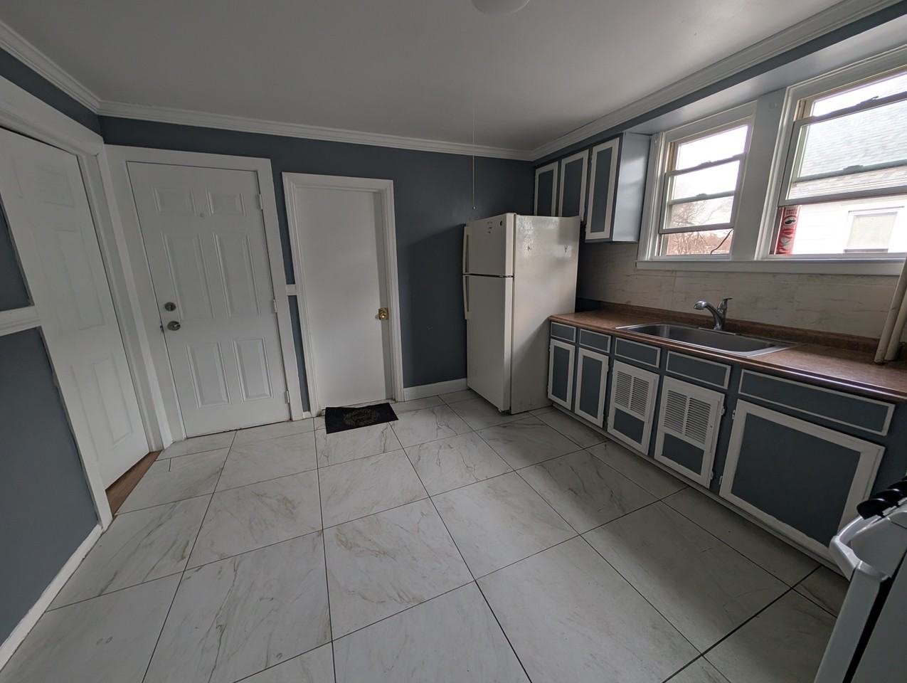294 Tolland Street - Photo 2 of 9