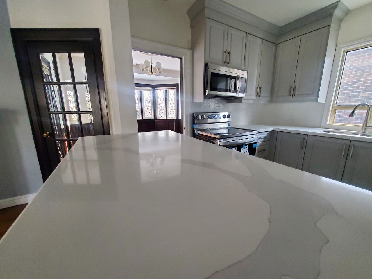 443 Glenlake Avenue - Photo 2 of 31