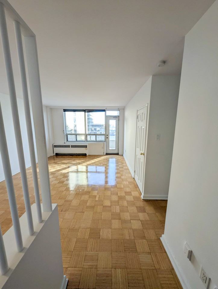 Heathmuir Tower at 450 Walmer Road - Photo 3 of 50